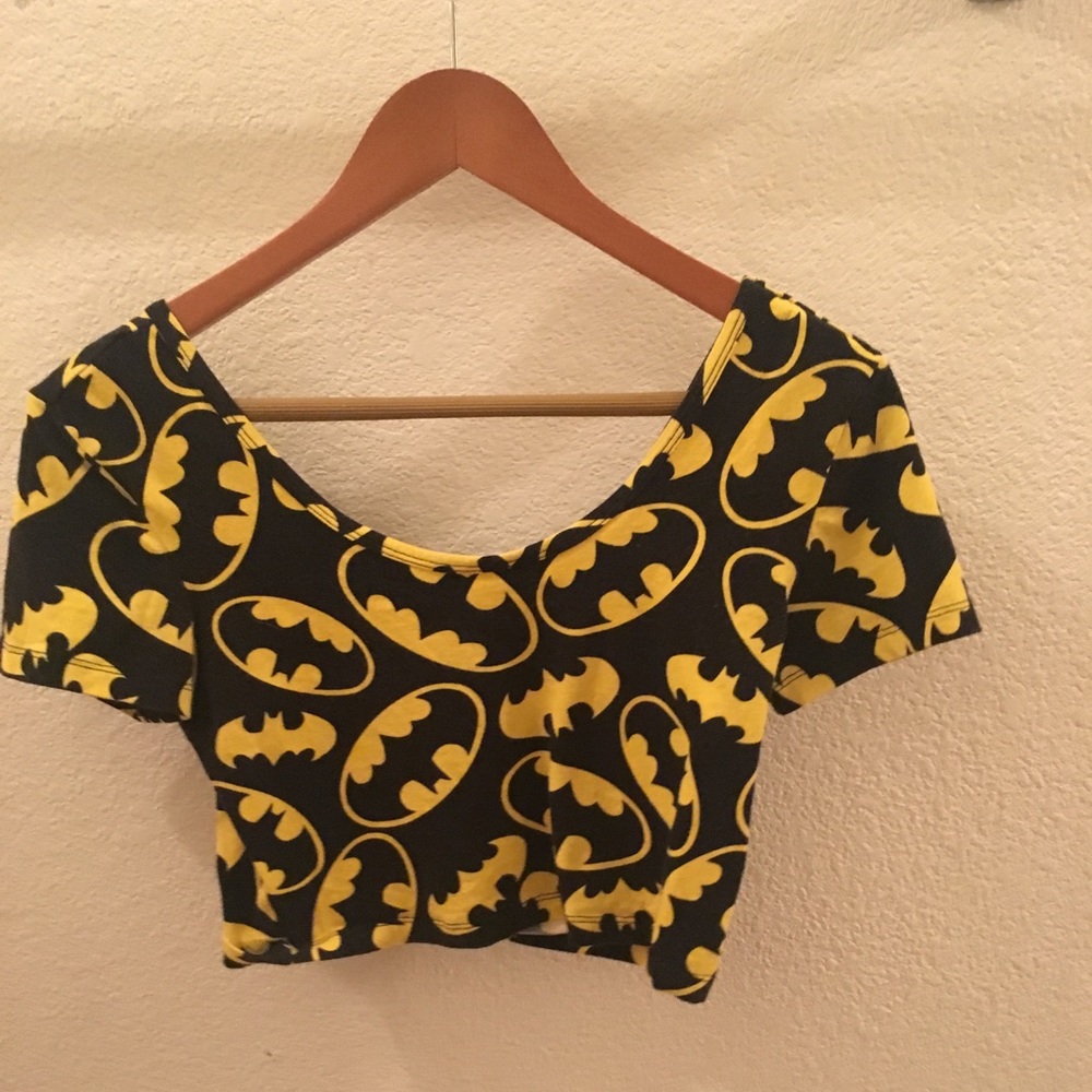 Cute Juniors Size Small Batman Logo cropped top